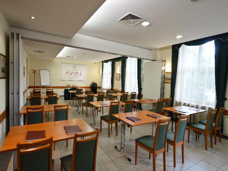 Hotel Millennium Budapest Ngoại thất bức ảnh